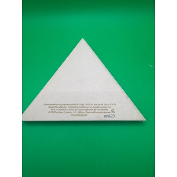 Too Faced Christmas Themed Eye Shadow Palette With 8 Shades - Picture 4 of 4